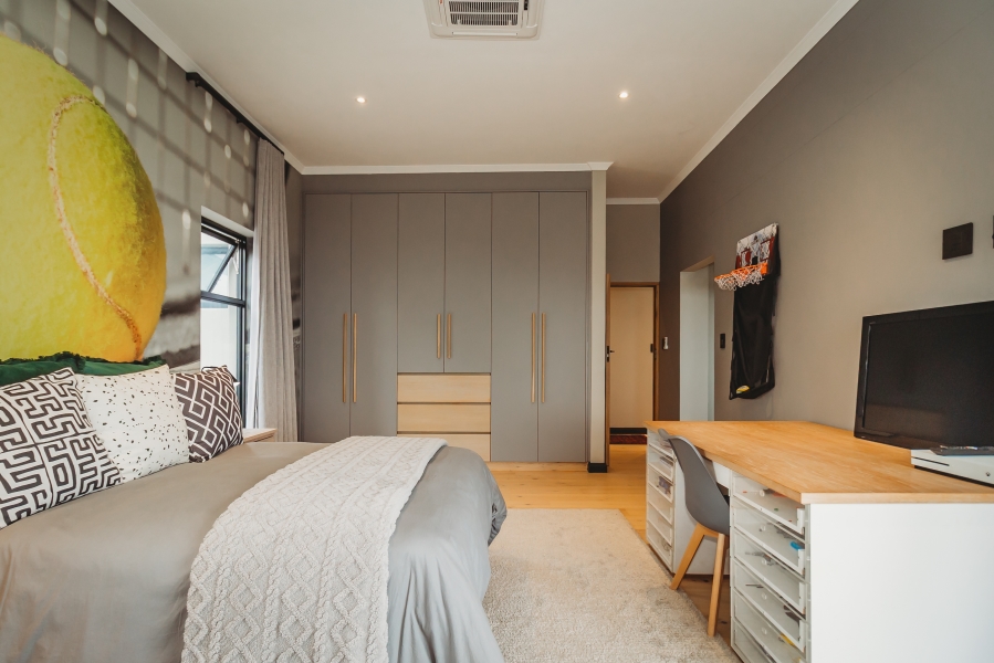 5 Bedroom Property for Sale in The Brink Eco Estate Western Cape